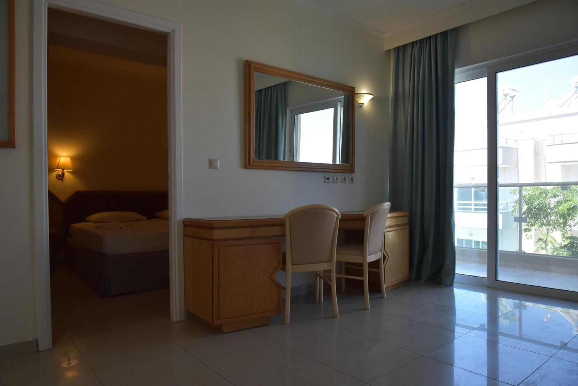 Bristol Sea View Apartments Кос Экстерьер фото