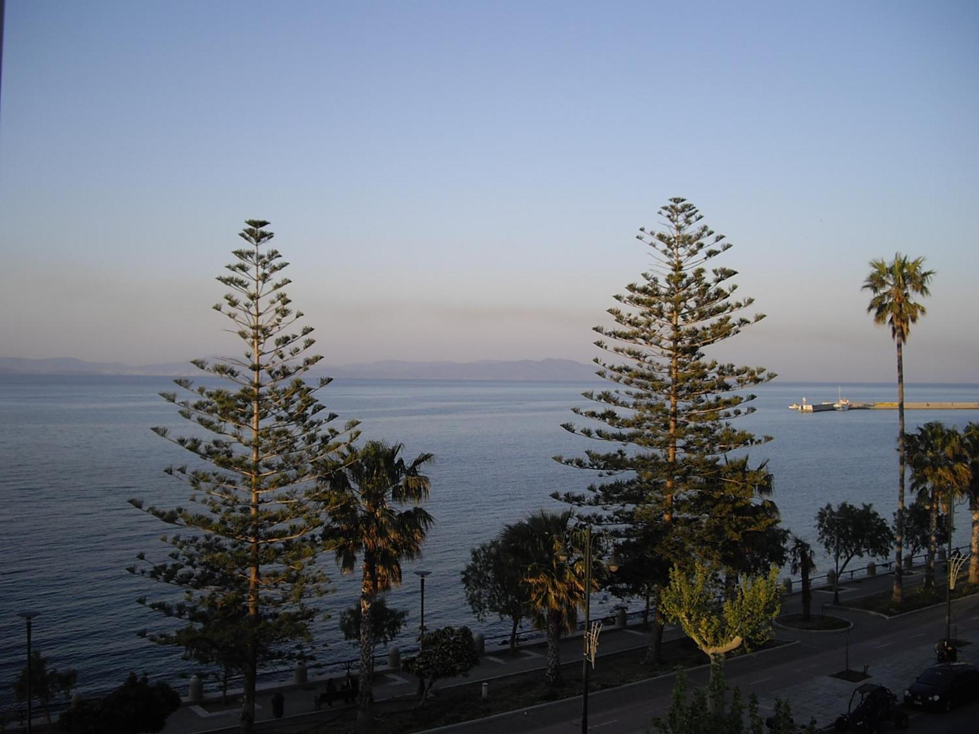 Bristol Sea View Apartments Кос Номер фото